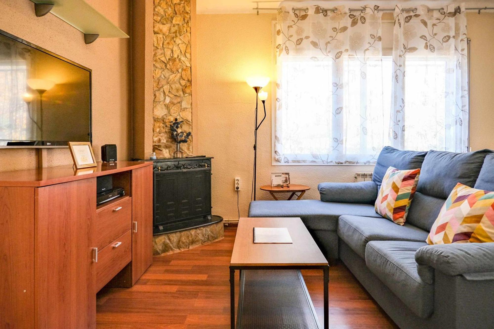 Can Camps Besalu Casa Planta Baja Con Jardin Екстериор снимка